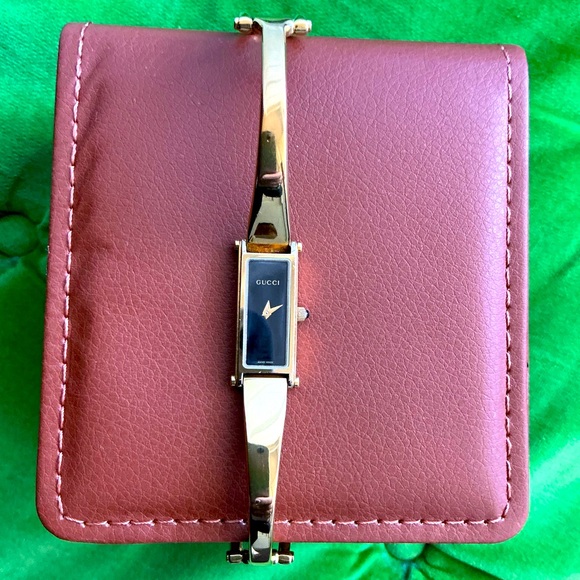 Modern GUCCI bangle watch🔥🔥🔥 - Picture 10 of 16